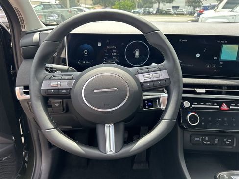 New 2025 Hyundai Tucson Limited image 30