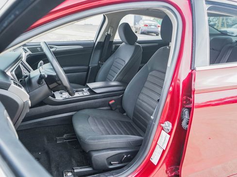 Used 2020 Ford Fusion SE image 7