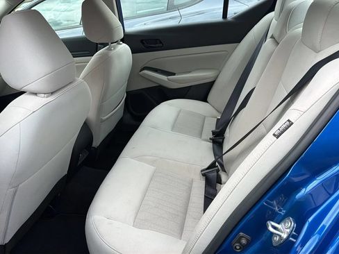 Used 2025 Nissan Altima 2.5 SV FWD image 7
