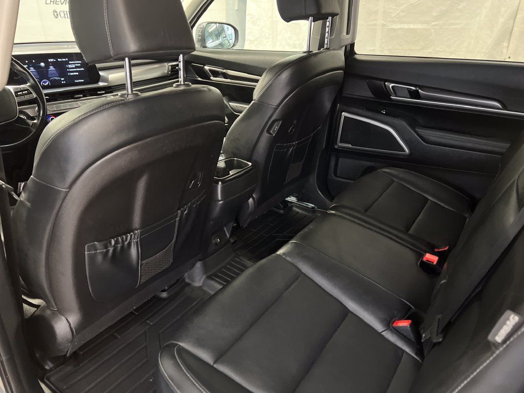 Used 2023 Kia Telluride LX AWD/4WD image 35