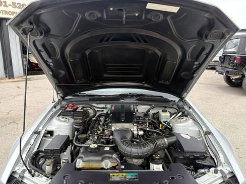 Used 2005 Ford Mustang GT RWD image 25