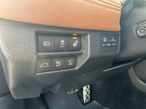 Used 2022 Toyota Avalon Touring image 14