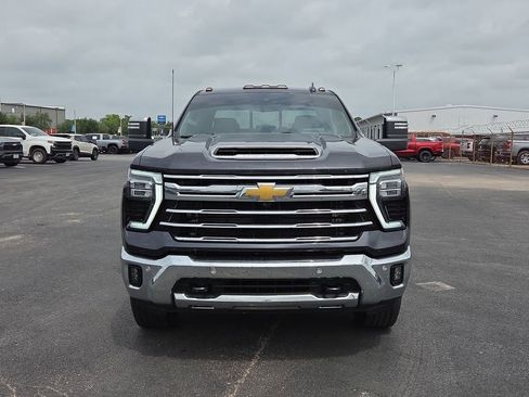 Used 2024 Chevrolet Silverado 2500 LTZ w/ LTZ Premium Package AWD/4WD image 9
