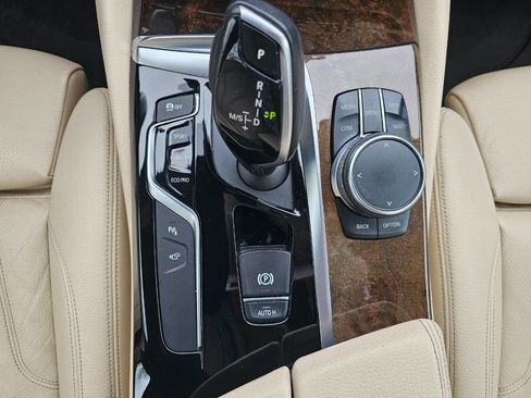 Used 2018 BMW 530i xDrive image 37