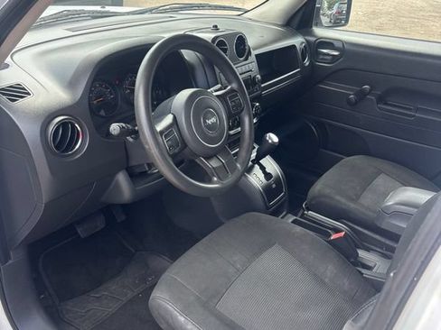 Used 2015 Jeep Patriot Sport FWD image 2