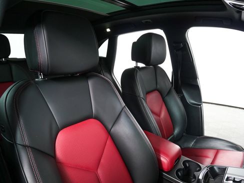 Certified 2022 Porsche Macan AWD image 24