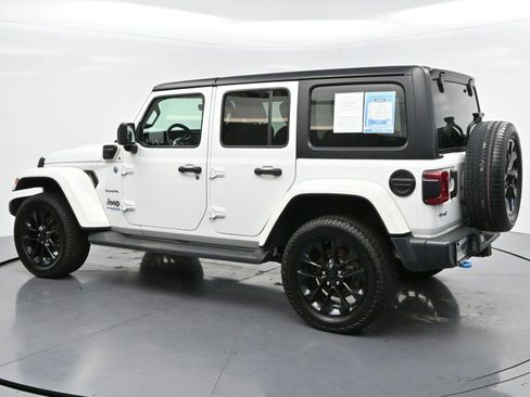 Used 2022 Jeep Wrangler Unlimited Sahara AWD/4WD image 5