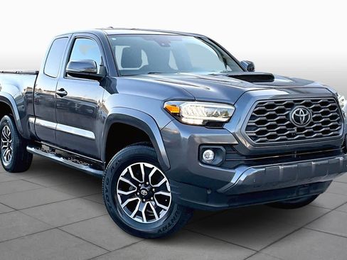 Used 2022 Toyota Tacoma TRD Sport w/ TRD Premium Sport Package image 3