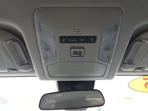 Used 2025 Toyota RAV4 XLE AWD/4WD image 20