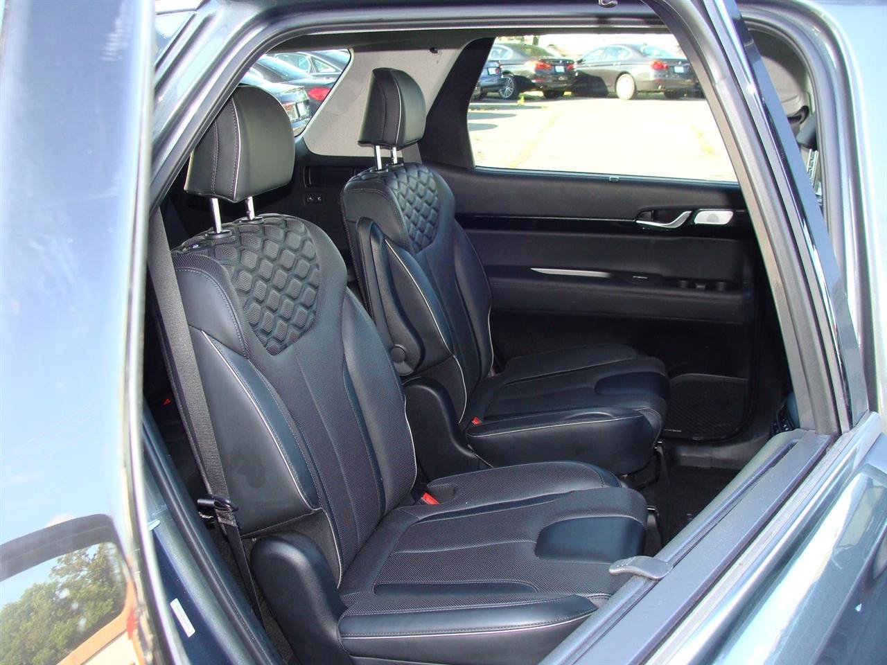 Used 2022 Hyundai Palisade Limited w/ Cargo Package AWD/4WD image 11