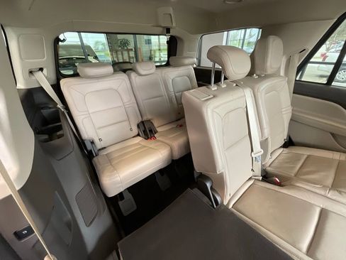 Used 2023 Lincoln Navigator Reserve AWD/4WD image 21