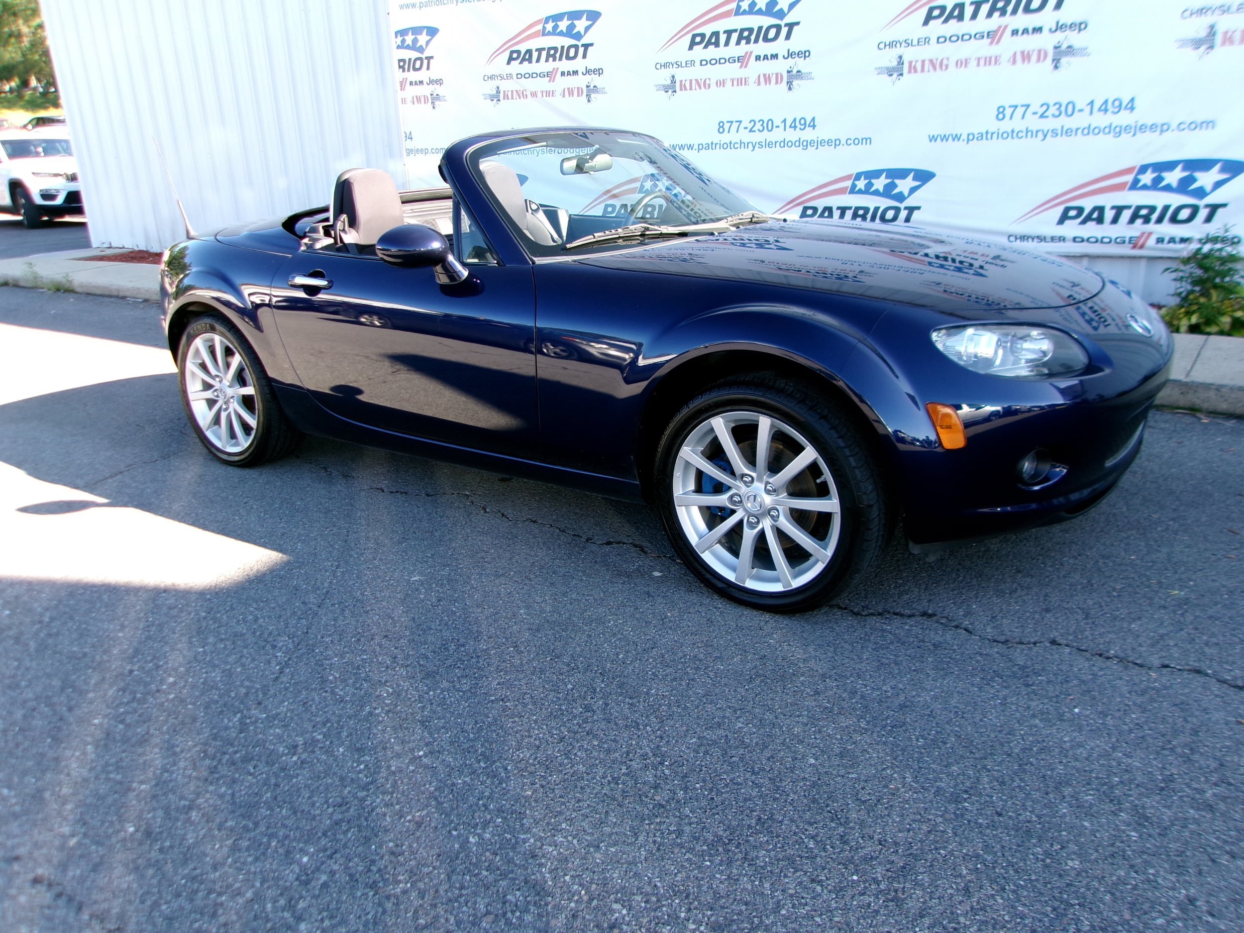 Used 2008 MAZDA MX-5 Miata Touring RWD image 8