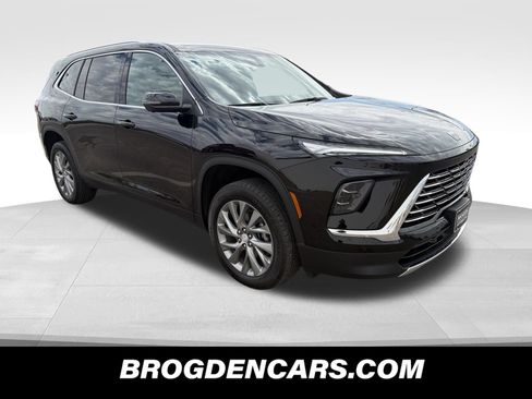 Used 2025 Buick Enclave Preferred FWD image 1