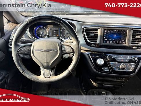 Used 2018 Chrysler Pacifica Touring Plus w/ S Appearance Package FWD image 7