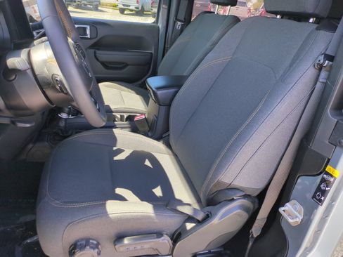 Used 2024 Jeep Wrangler Sport AWD/4WD image 16