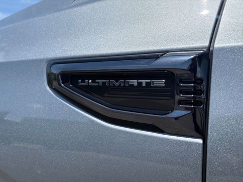 Certified 2025 GMC Yukon XL Denali Ultimate AWD/4WD image 12