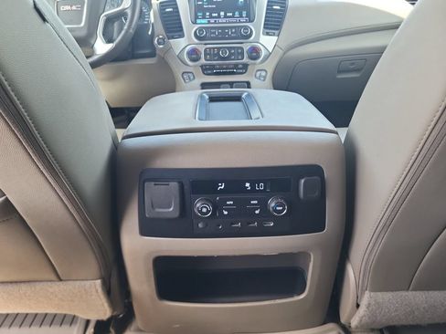 Used 2020 GMC Yukon XL SLT w/ Open Road Package RWD image 21