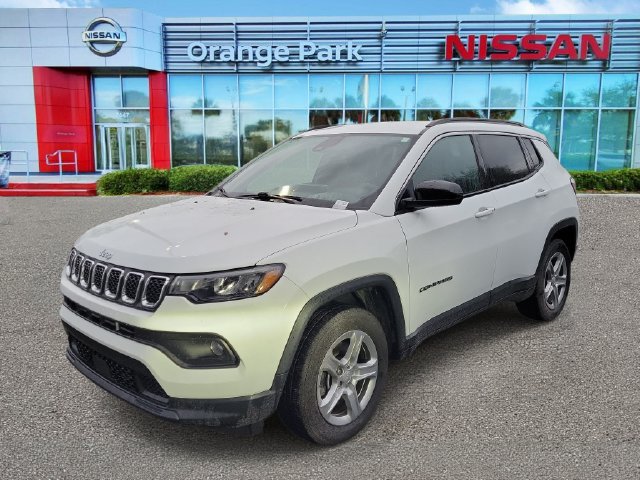 Used 2024 Jeep Compass Latitude AWD/4WD image 4