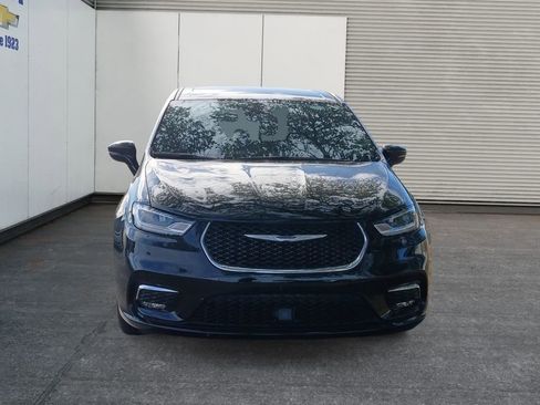 Used 2025 Chrysler Pacifica Select FWD image 18