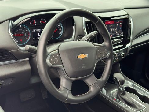 Used 2023 Chevrolet Traverse LT image 21