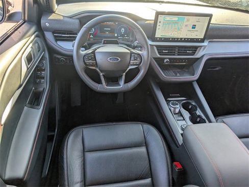 Used 2025 Ford Explorer ST-Line w/ Premium Package image 9
