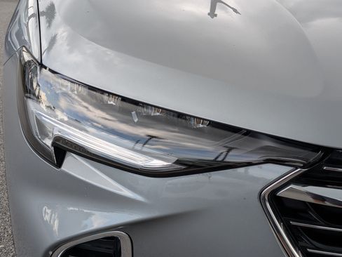 Certified 2023 Buick Envision Essence FWD image 10