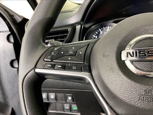 Used 2020 Nissan Rogue S FWD image 22
