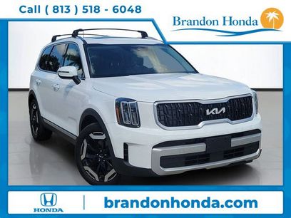 Used 2024 Kia Telluride EX w/ EX Captain's Chair Package