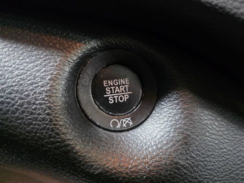 Used 2021 Jeep Cherokee Limited AWD/4WD image 19