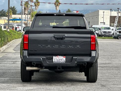 Used 2025 Toyota Tacoma SR5 image 5