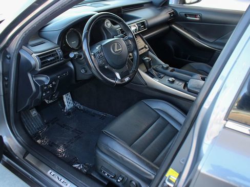 Used 2018 Lexus IS 300 F Sport RWD image 14