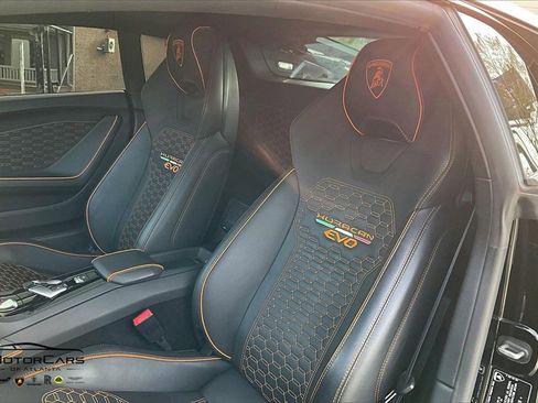Used 2020 Lamborghini Huracan EVO image 22