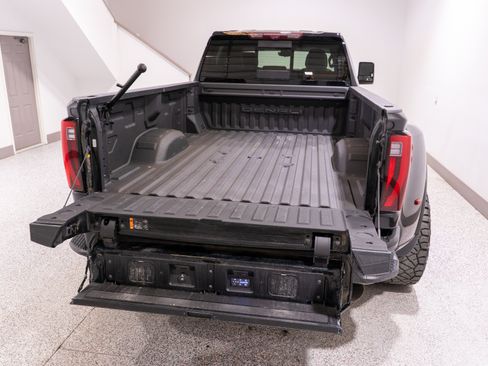 Used 2024 GMC Sierra 3500 Denali Ultimate AWD/4WD image 12