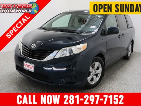 Used 2011 Toyota Sienna LE image 1