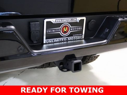 Used 2022 Chevrolet Silverado 1500 ZR2 w/ Technology Package image 18