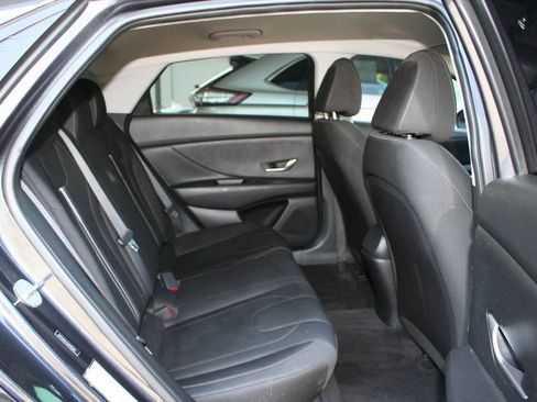 Used 2021 Hyundai Elantra SEL FWD image 21