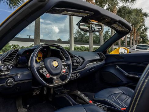 Used 2017 Ferrari 488 Spider RWD image 18
