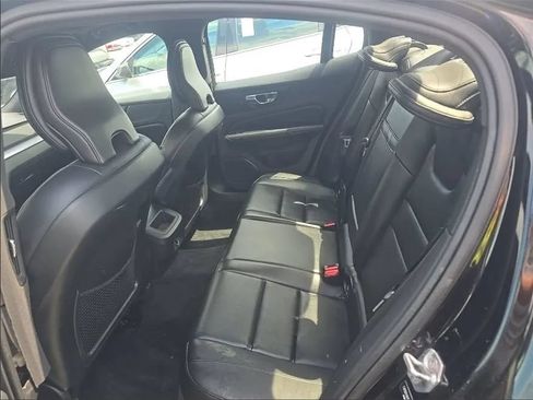 Used 2019 Volvo S60 T5 Momentum w/ Premium Package FWD image 9