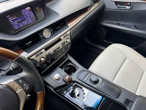 Used 2013 Lexus ES 350 w/ Premium Pkg FWD image 33