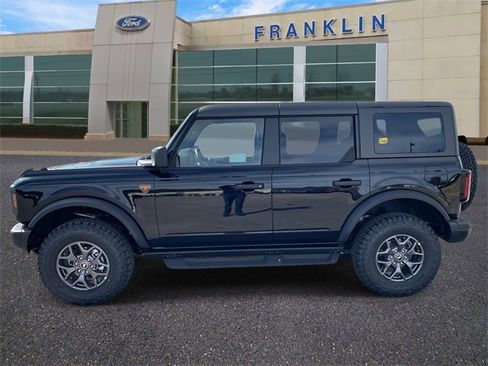 New 2025 Ford Bronco Badlands image 4