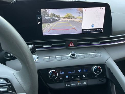 Used 2024 Hyundai Elantra SEL FWD image 17