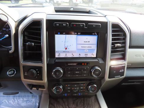 Used 2019 Ford F250 Lariat w/ Lariat Ultimate Package AWD/4WD image 33