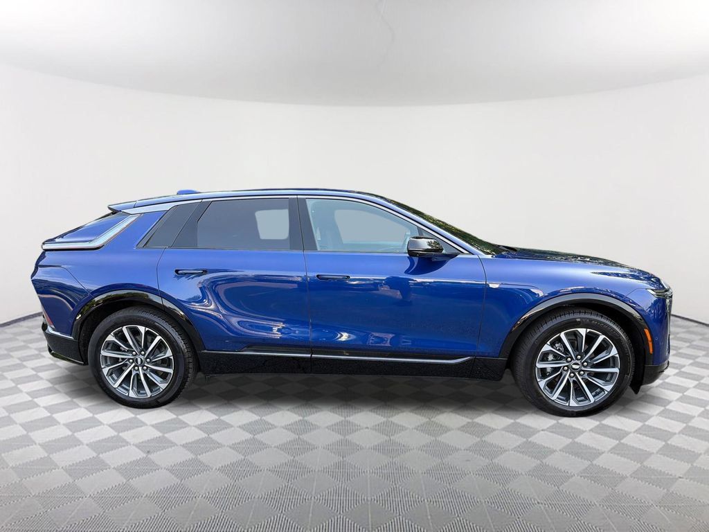 Used 2024 Cadillac Lyriq Sport AWD/4WD image 4