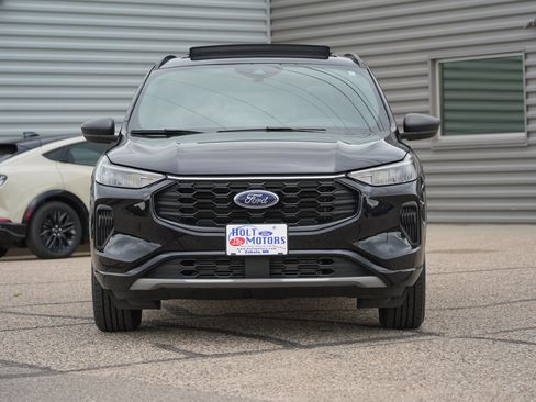 Used 2024 Ford Escape ST-Line w/ Tech Pack #1 AWD/4WD image 9