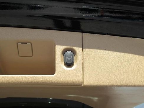 Used 2020 Cadillac Escalade Platinum image 36