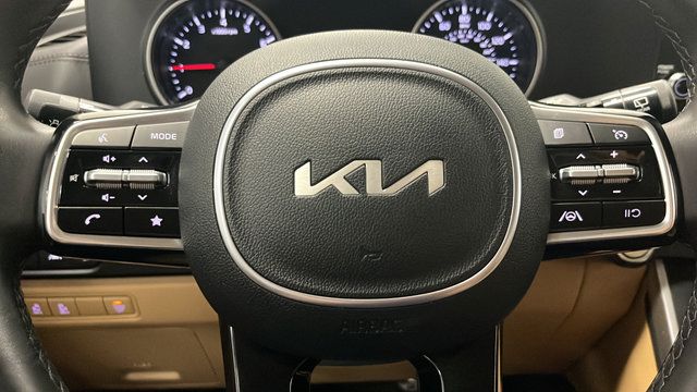 Used 2024 Kia Carnival LX FWD image 15