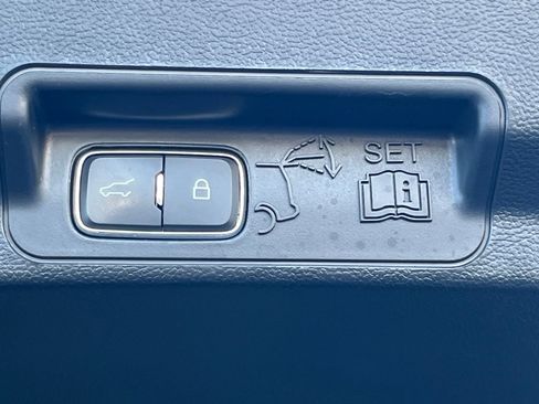 Used 2024 Ford Explorer XLT w/ Equipment Group 202A image 28