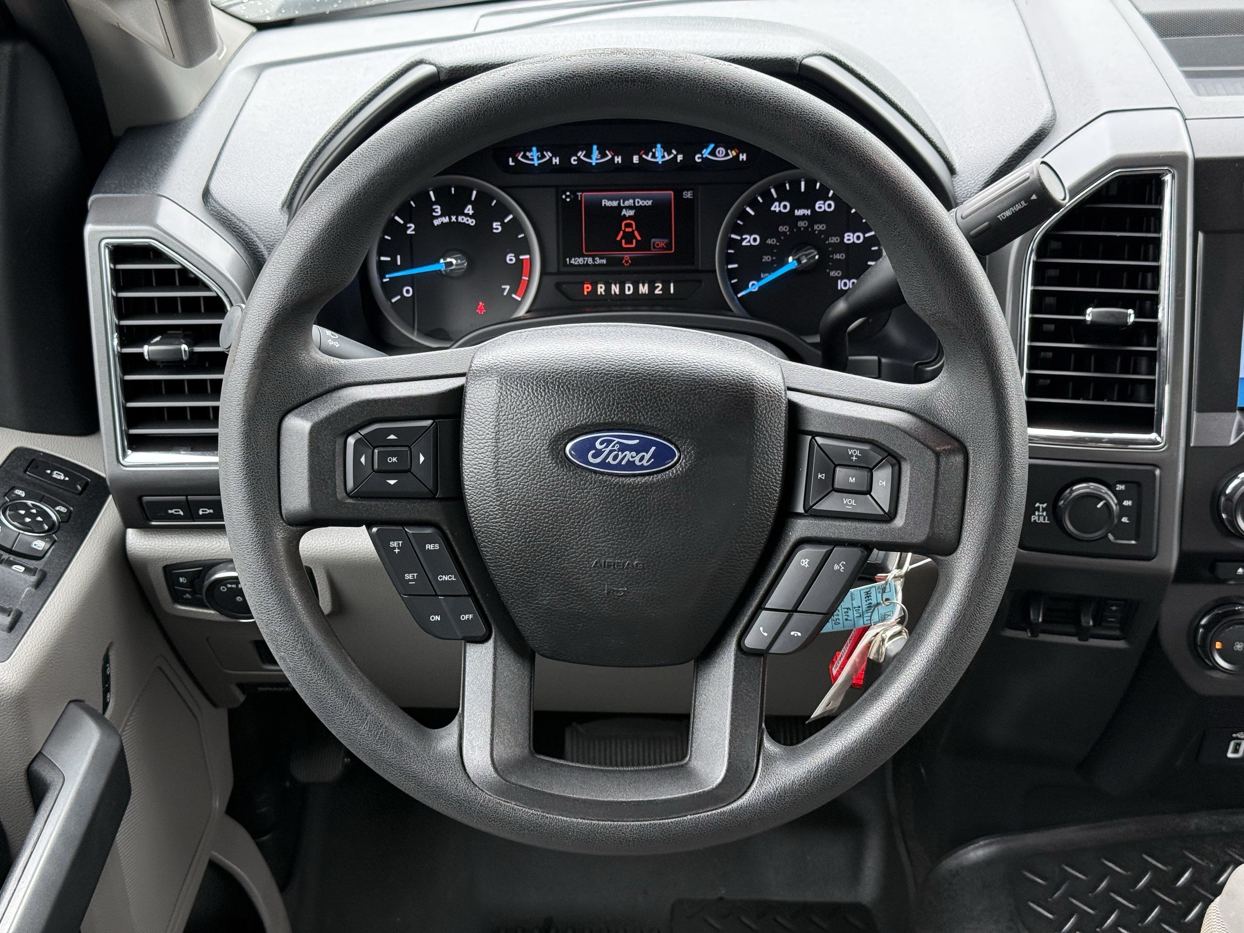 Used 2017 Ford F250 XLT w/ XLT Premium Package AWD/4WD image 15