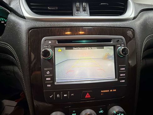 Used 2015 Chevrolet Traverse LT w/ Style and Technology Package image 10