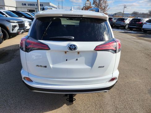 Used 2018 Toyota RAV4 XLE image 6